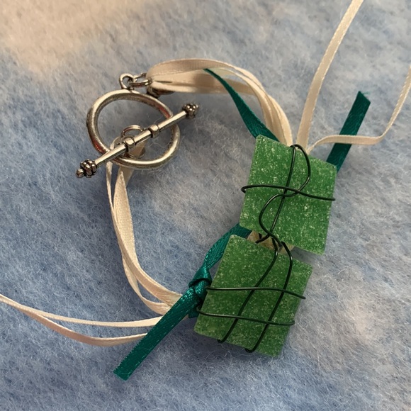 2x14$ ☃️ ❄️ Short bracelet Wire & ceramic squares & ribbons  (2) - green - Picture 2 of 6